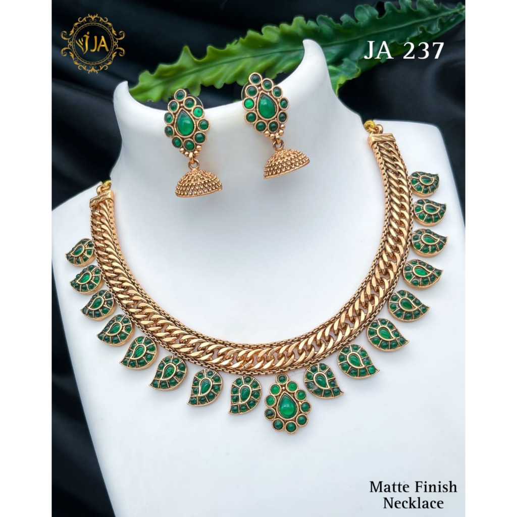 MATTE FINISH NECKALCE SET