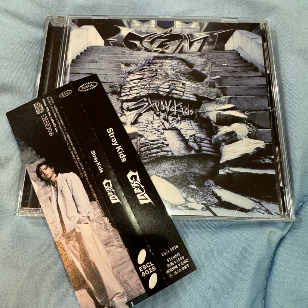 [NO PHOTOCARD] StrayKids SKZ Japan Second Album GIANT Official Album รุ่นปกติ ไม่ปิดผนึก