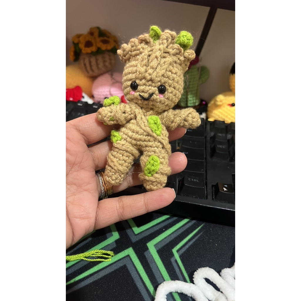พวงกุญแจโครเชต์ groot groot พวงกุญแจ plushie น่ารัก guardian และ galaxy groot