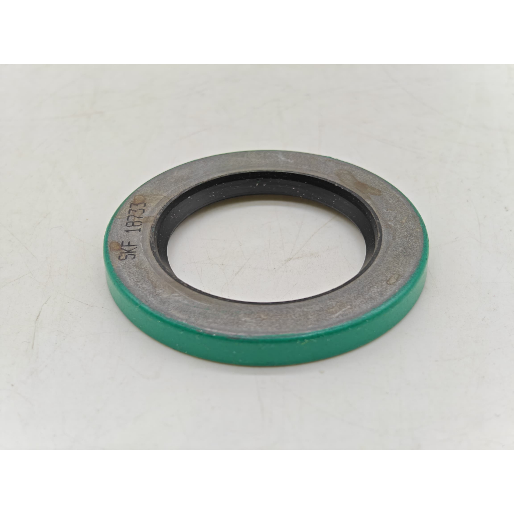 CR ซีลน้ํามัน 18733 1.875X2.875X0.313 SKF CRW1 NBR