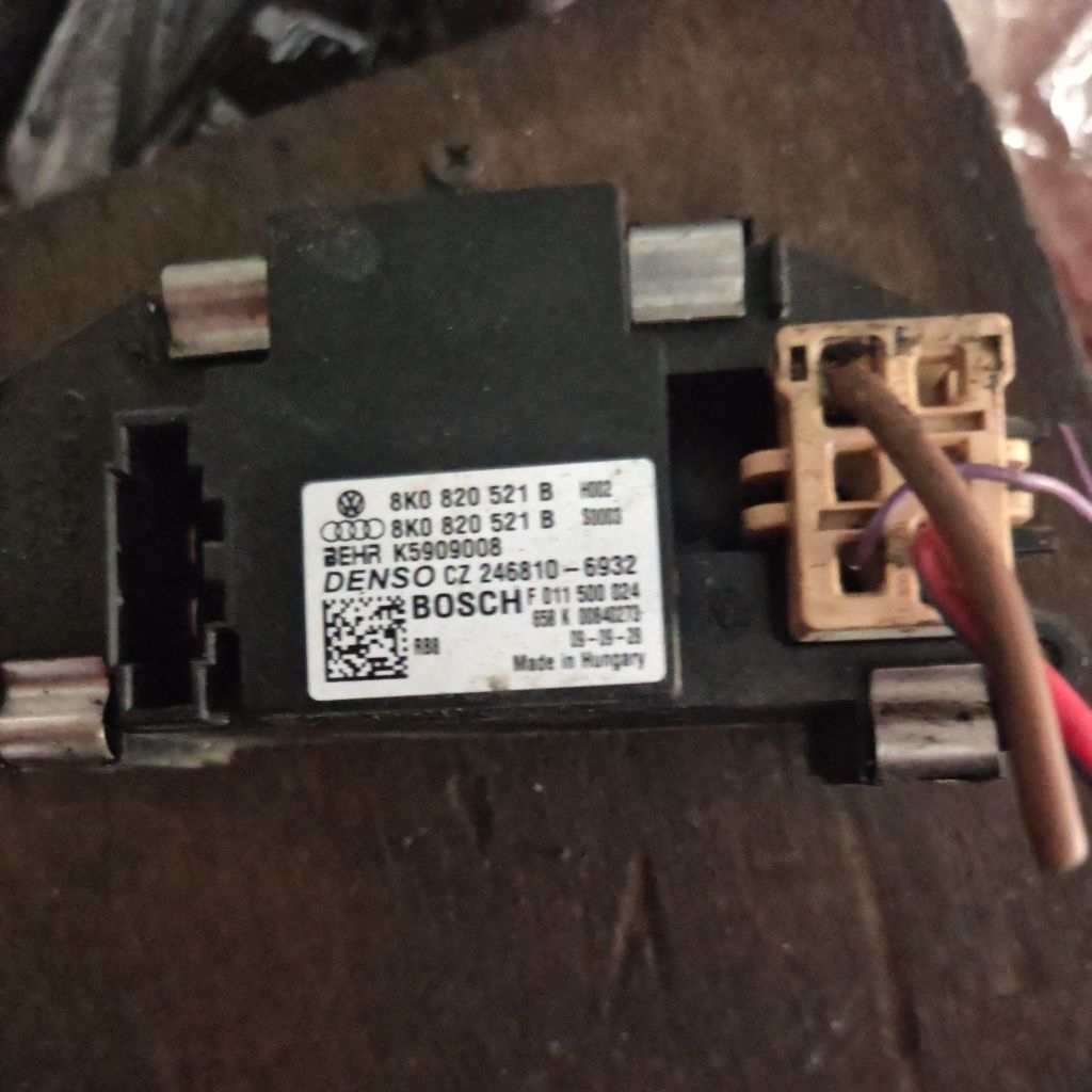 Audi a4 ตัวต้านทานโบลเวอร์ 8k0 820 521 B