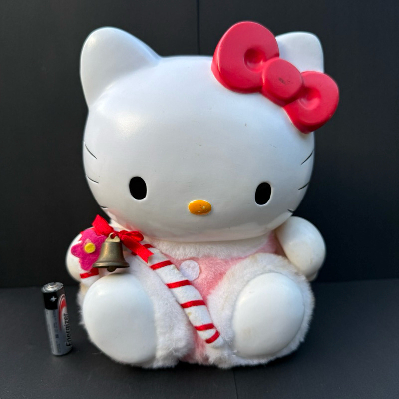 Super Vintage Sanrio Hello Kitty พร้อมเครื่องแต่งกาย Big Coin Bank Piggy Bank Toy Collection @ 1999 