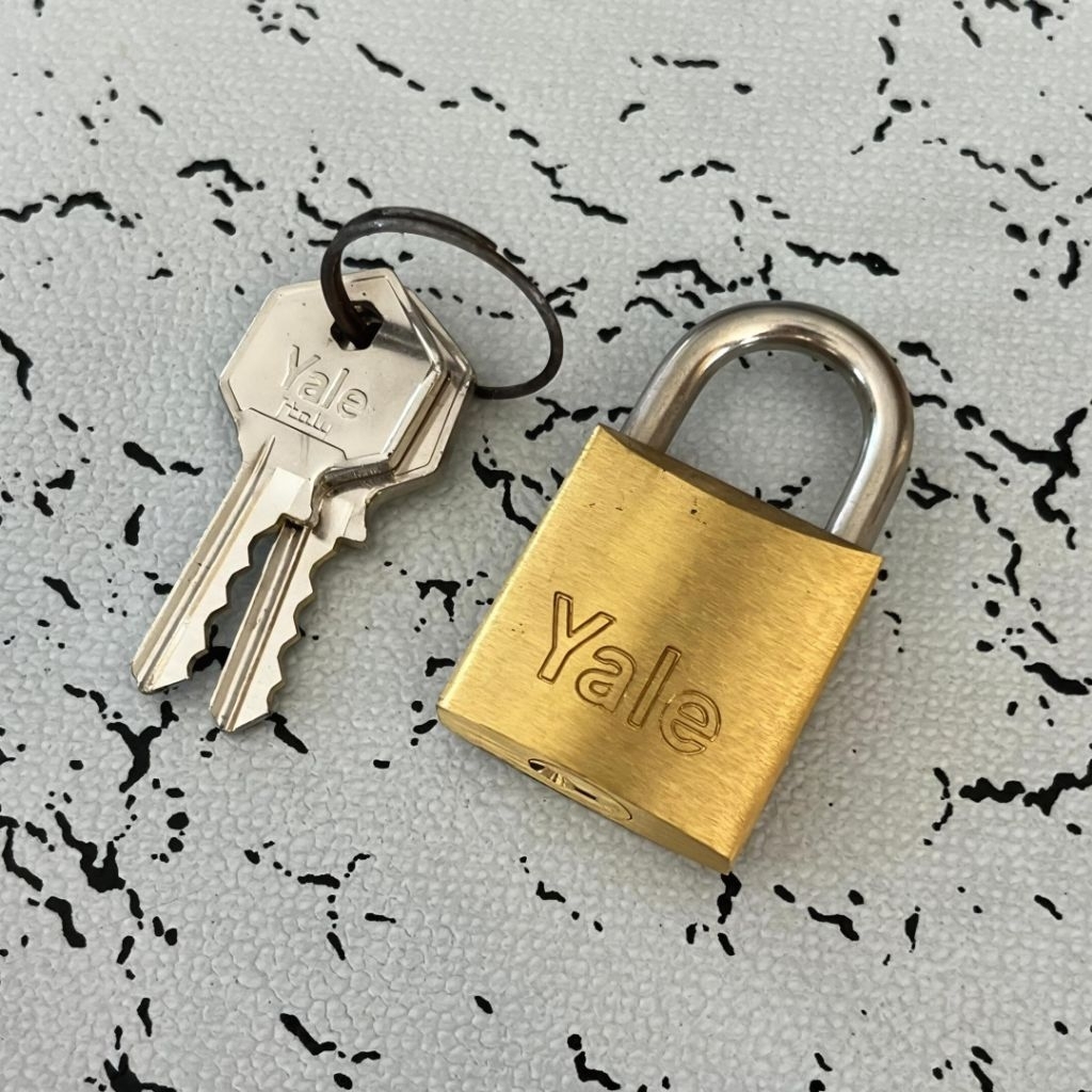 กุญแจทองเหลืองแข็งเหล็ก Yale 25 มม. Mangga Yale