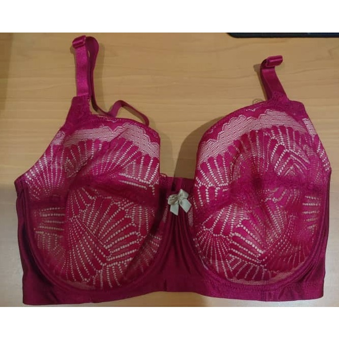 AVON Gabriela Underwire Full Cup Lace Bra