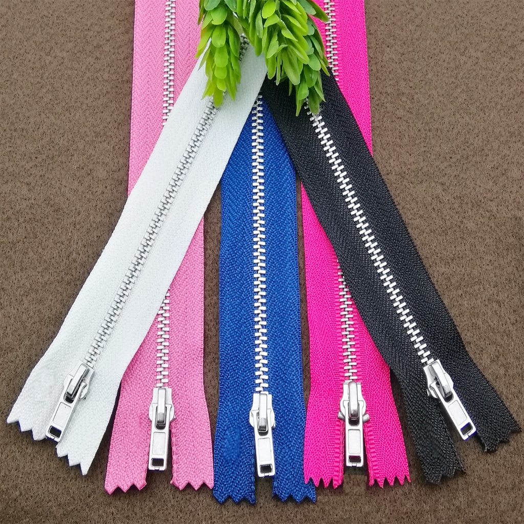 METAL ZIPPER:SIZE 4.5 INCH -18.5 INCH (สีสุ่ม)