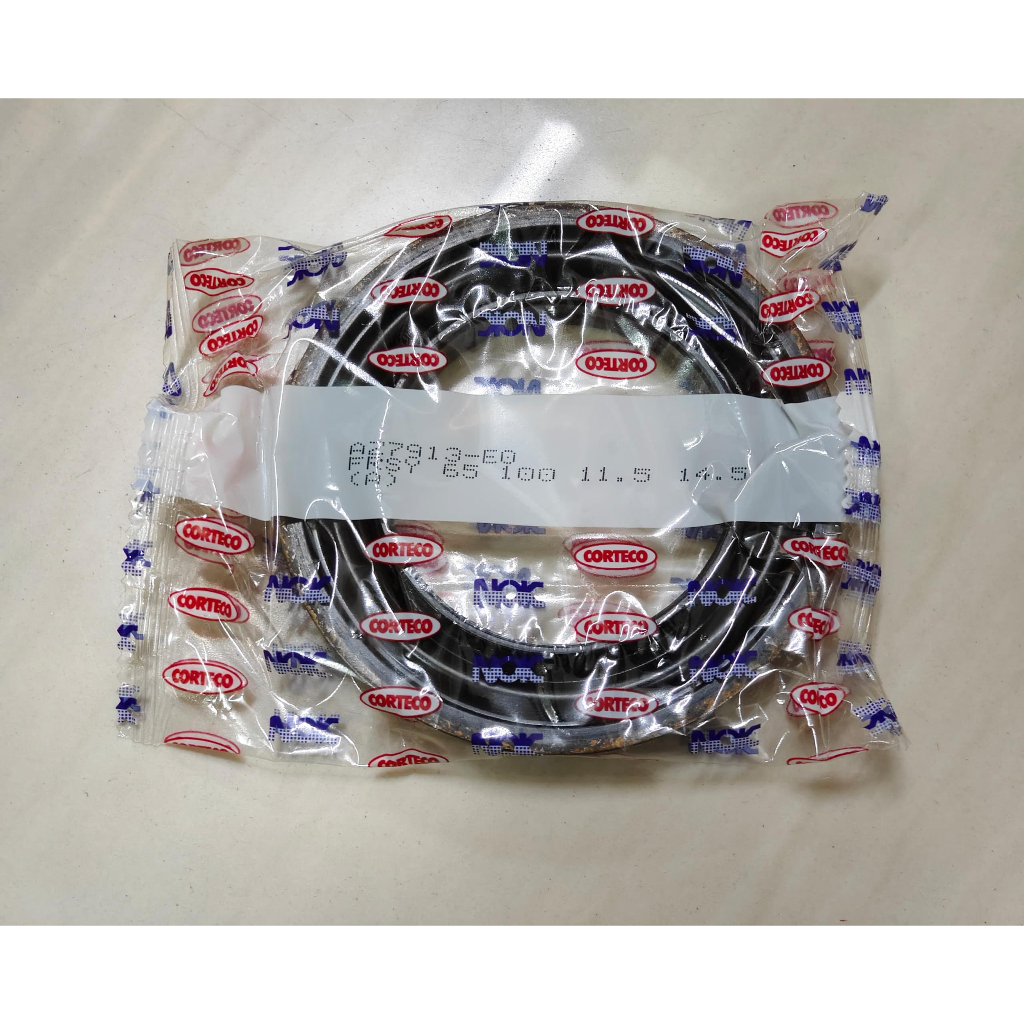 NOK ซีลน้ํามัน 65X100X11.5/14.5 FRSY AZ7913E0 KUBOTA