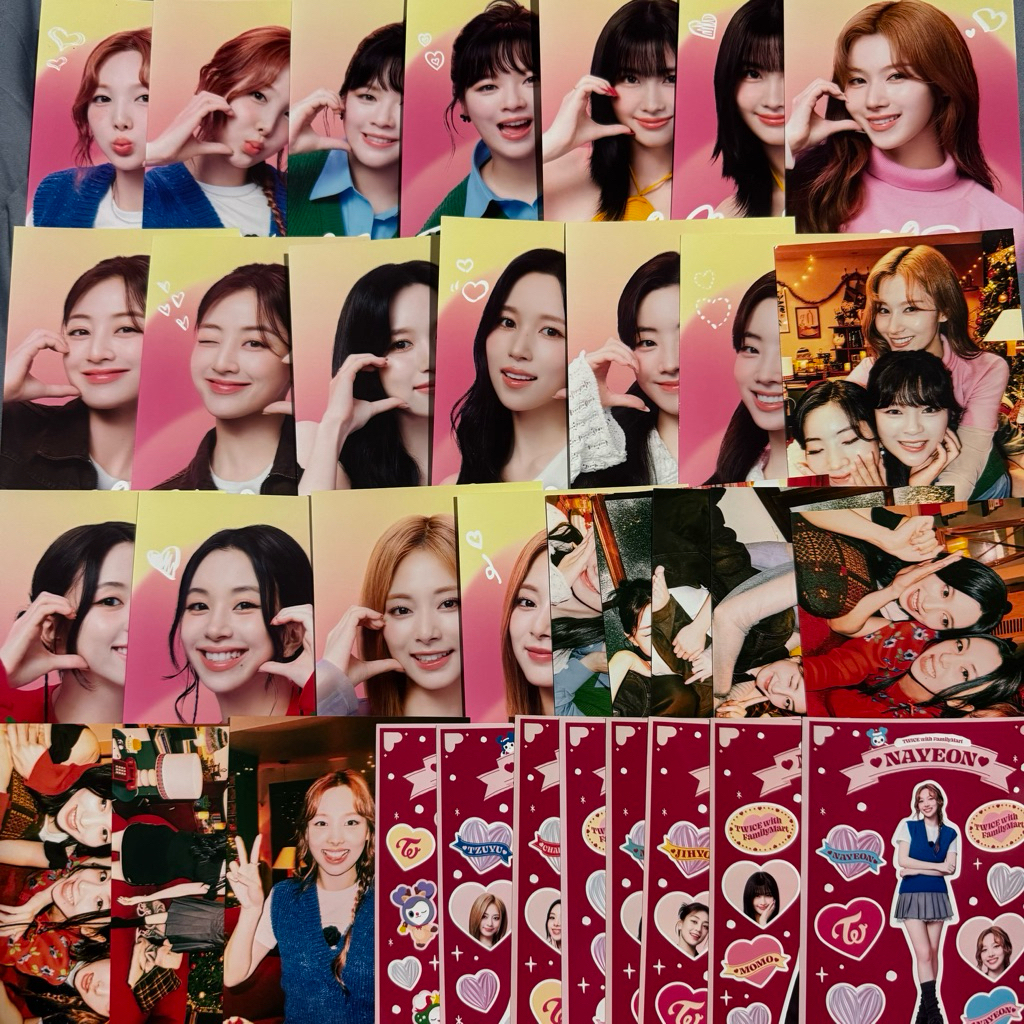 TWICE Japan Family Mart โบรไมด์ภาพถ่ายอย่างเป็นทางการ