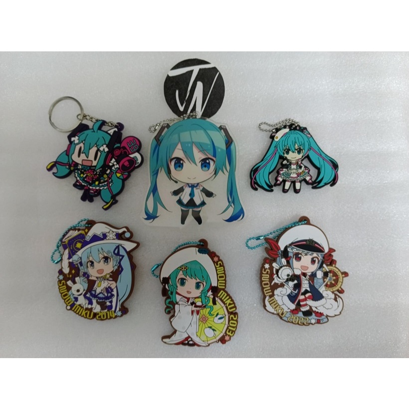 อย่างเป็นทางการ Miku Hatsune Snow Miku Vocaloid อะคริลิคและสายยางพวงกุญแจ