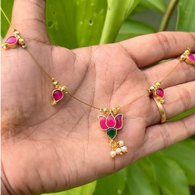 PINK LOTUS PENDANT CHOCKER