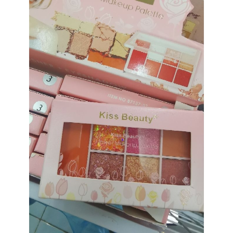 KISS BEAUTY FLOWER MAKE UP