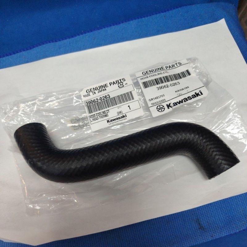 Kawasaki Zrx1200 DAEG ข้อต่อเทอร์โมสตัทท่อหม้อน้ํา อะไหล่ Kawasaki Japan
