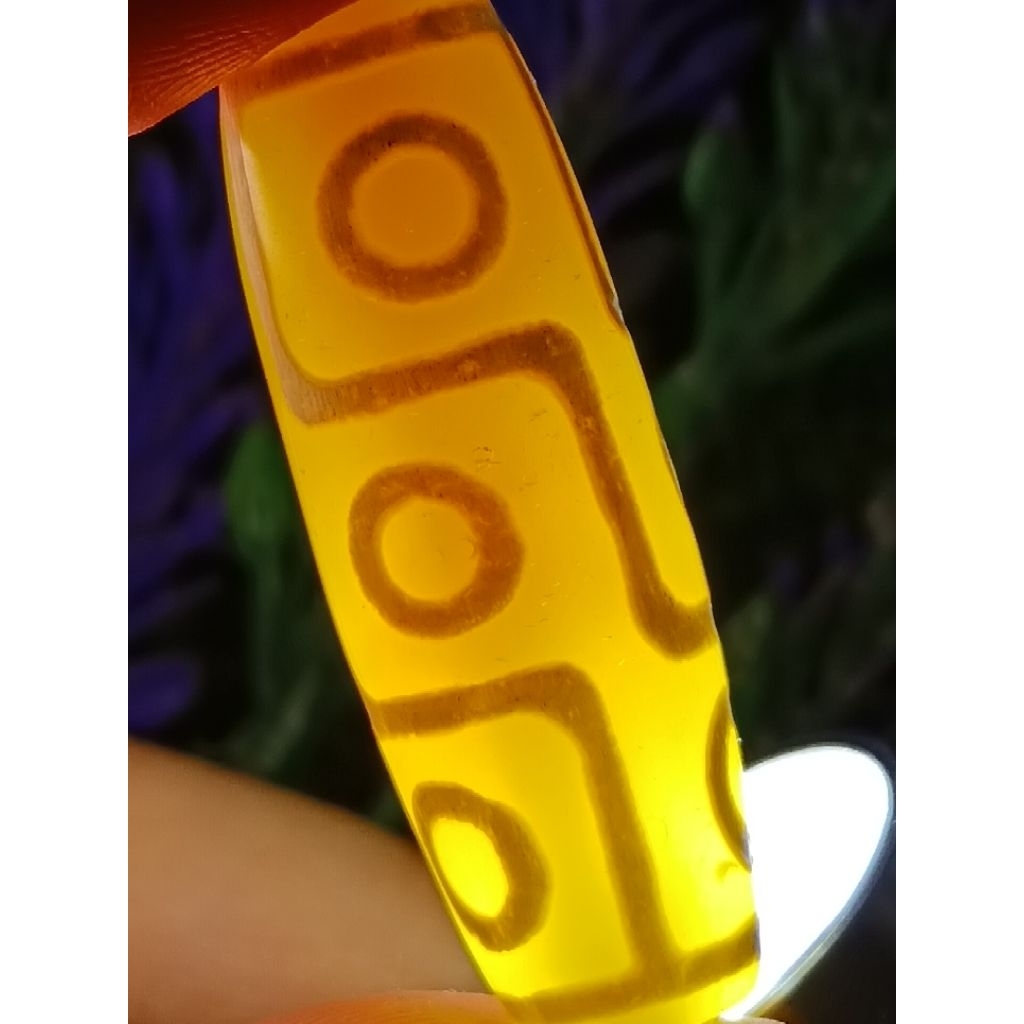 39.6 มม.X 13.3 มม.สีเหลือง Chalcedony Nine-Eyed Dzi Supreme Noble สไตล์ U Compassionate Growth Ornam