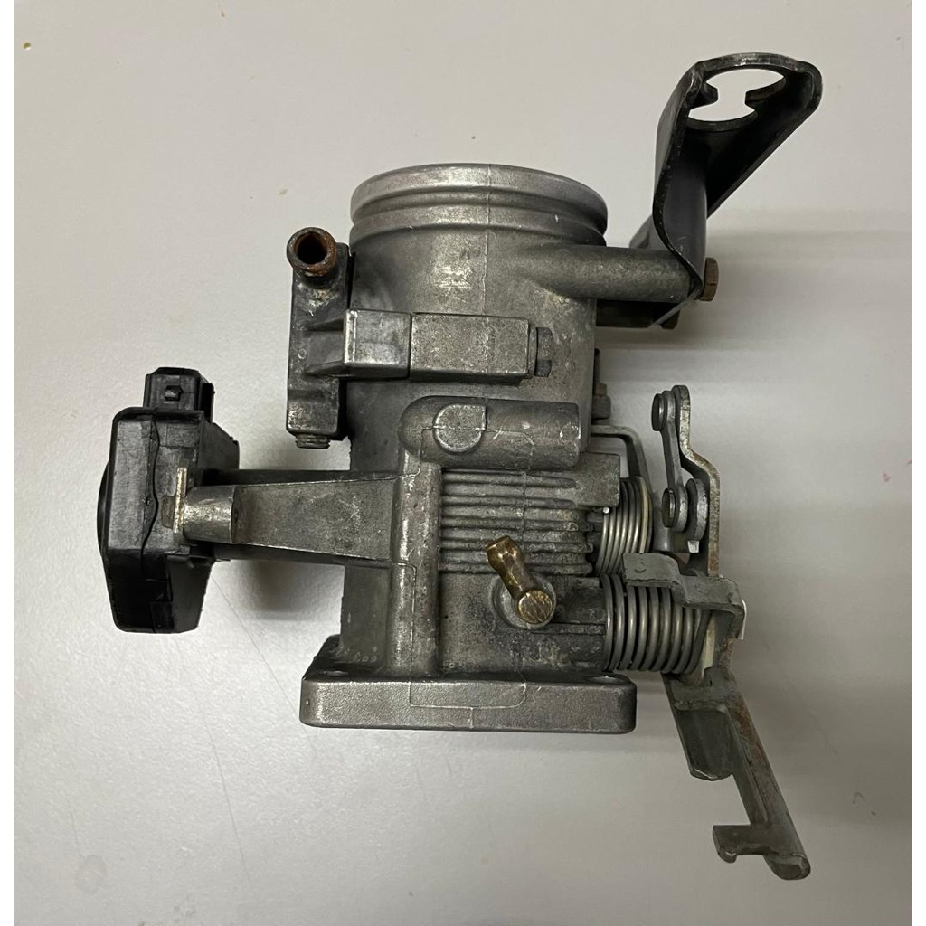 เรือนปีกผีเสื้อ BMW ( M40 ) E30 316i , 318i