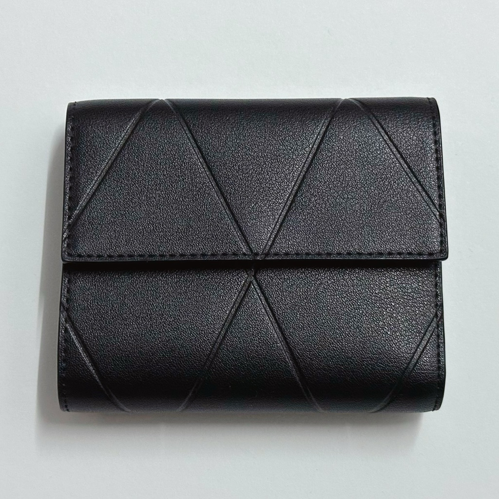 PEDRO ผู้หญิงs สีดํา Trifold กระเป๋าสตางค์ Textured Faux หนังขนาดกะทัดรัดกระเป๋าเงินเหรียญ Elegant D
