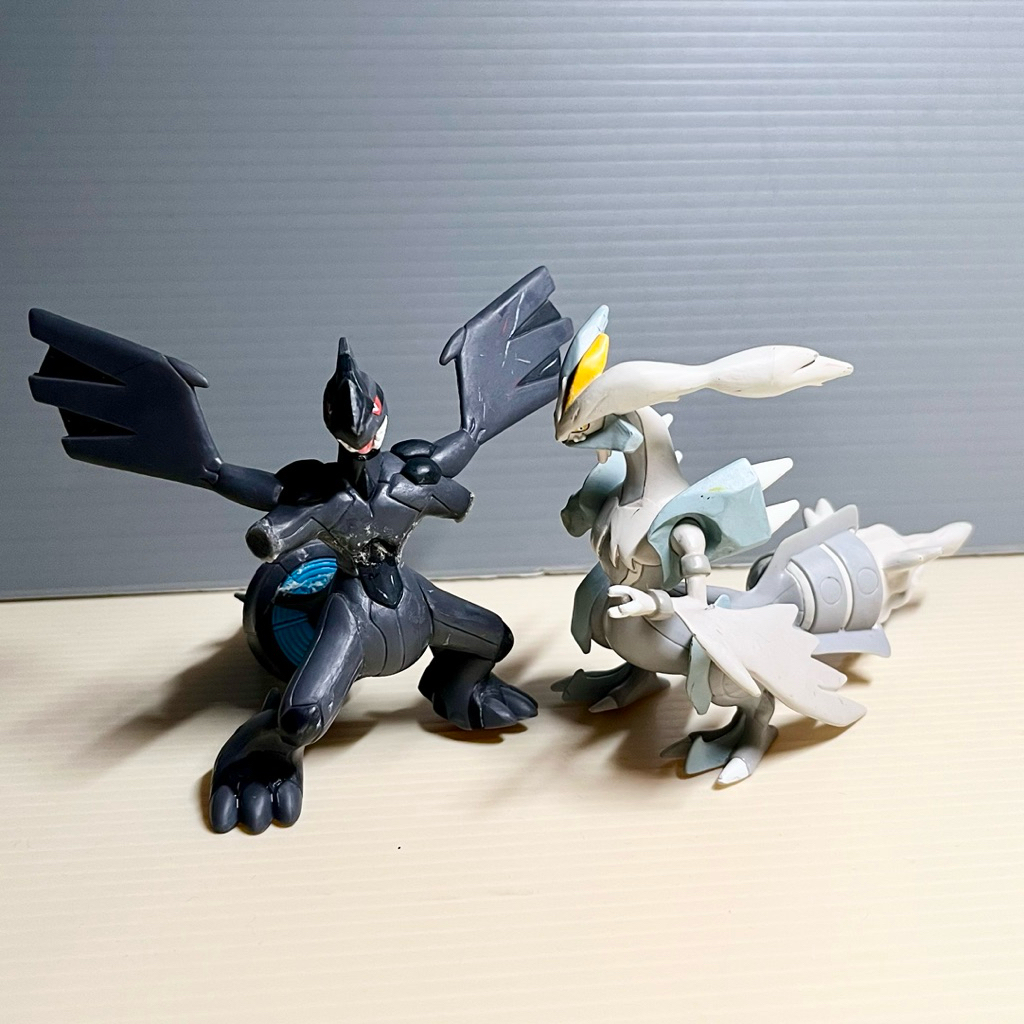 (ชํารุด, Rosak) Pokemon Reshiram & Zekrom