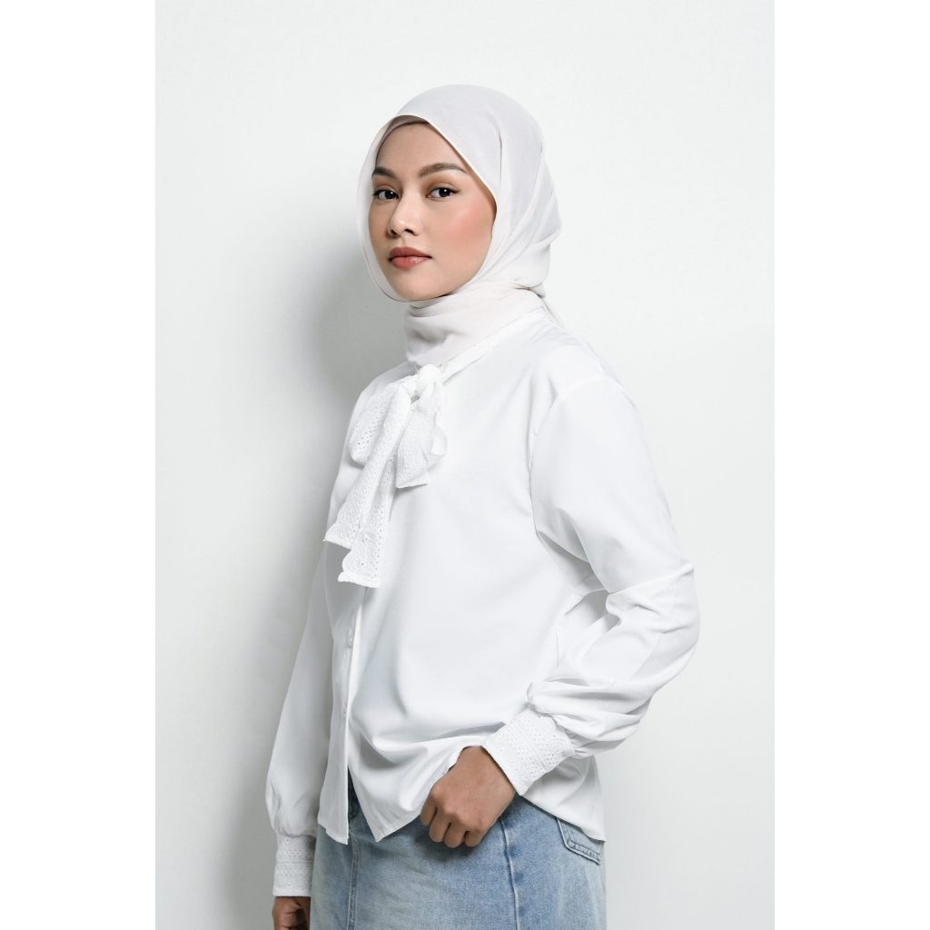 Aula EUDORA LACE BLOUSE CASUAL ทุกวัน