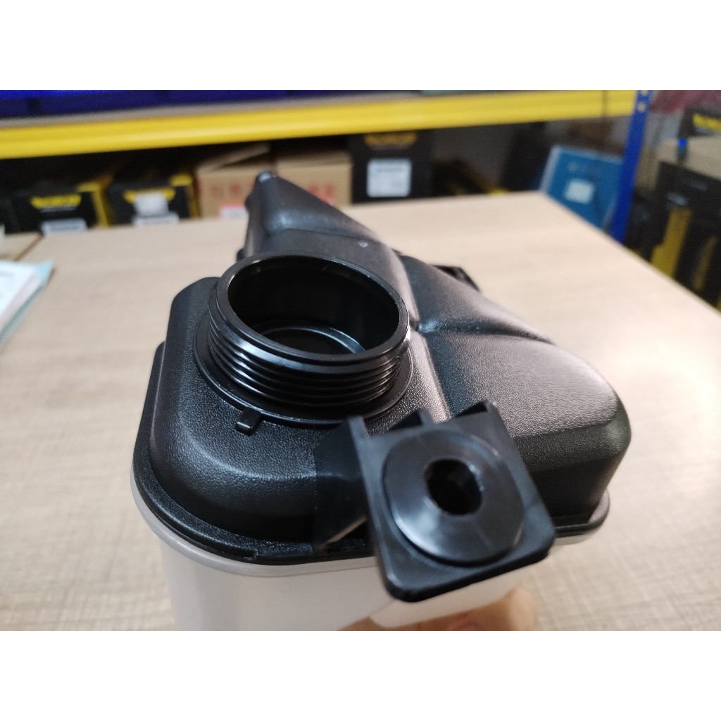 ถังอะไหล่ Volvo XC60 พร้อมเซนเซอร์