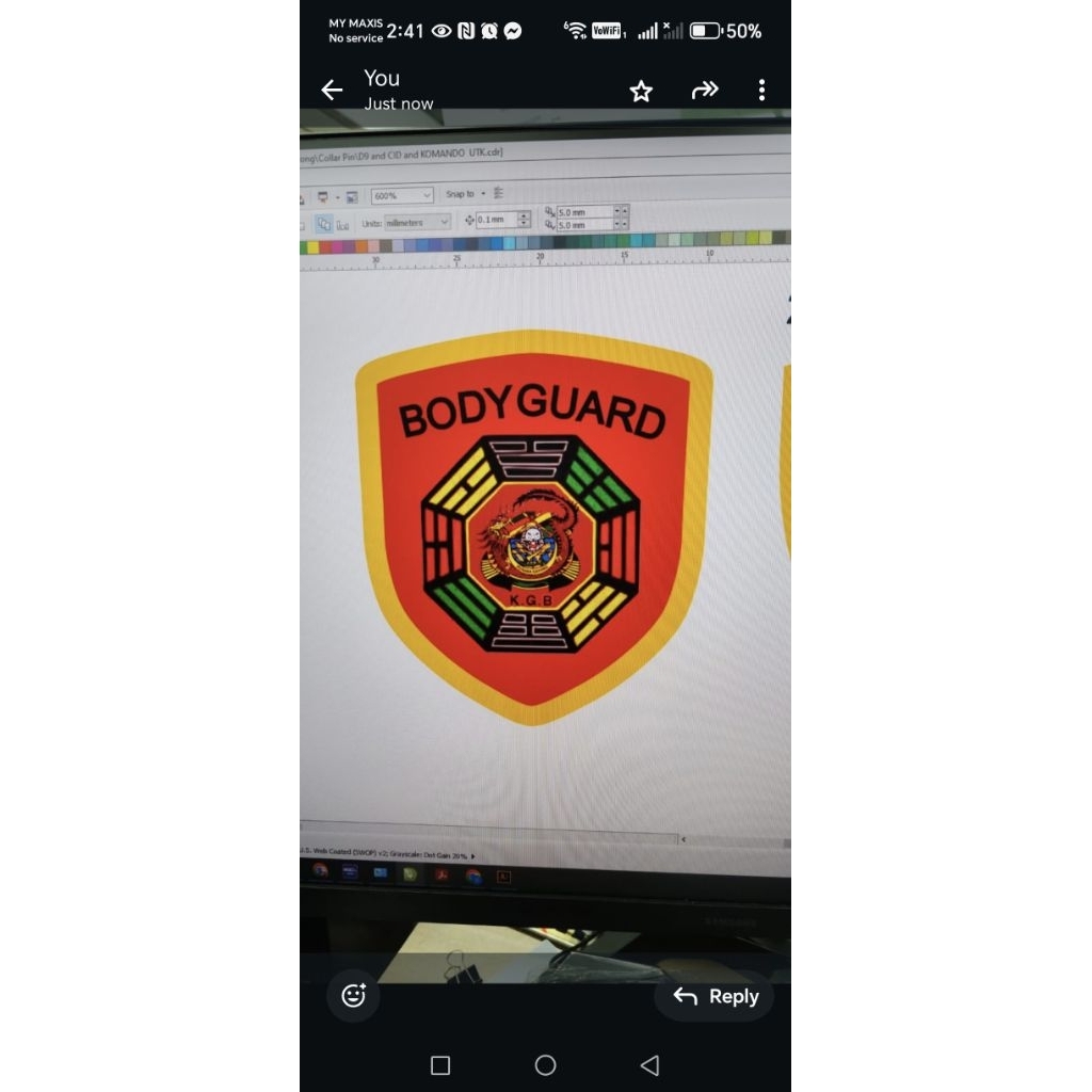 เข็มกลัดคอปก ทรงคัตเอาท์ KGB สีทอง