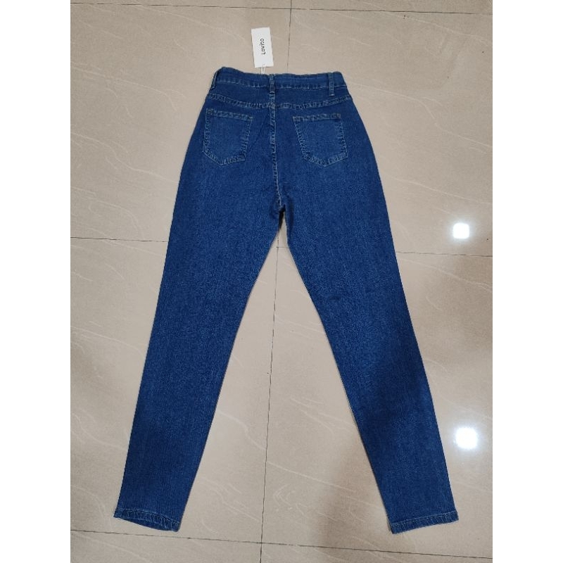 New JEANS SIZE 27-28 LOVI (PLEASE READ DESCRIPTIONS)