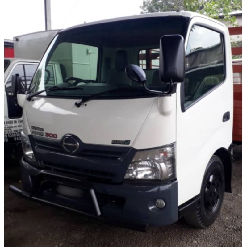 FZ Hino Dutro 300 WU710 WU720 ไฟท้าย Assy (RH/LH)