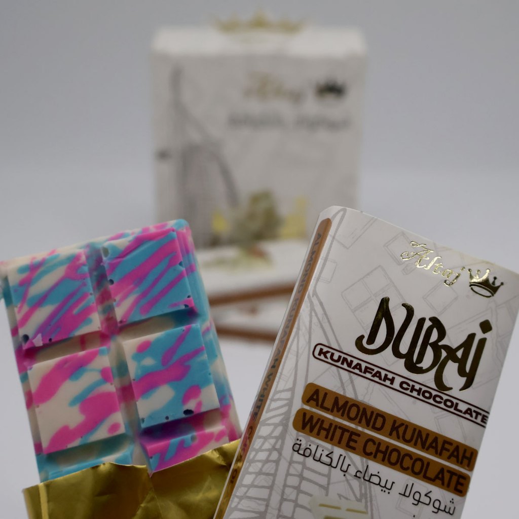 CHOCOLATE KUNAFA CHOCCOLATE 60G {PISTACHIO KUNAFAH, ALMOND KUNAFAH WHITE CHOCOLATE, LOTUS KUNAFAH WH