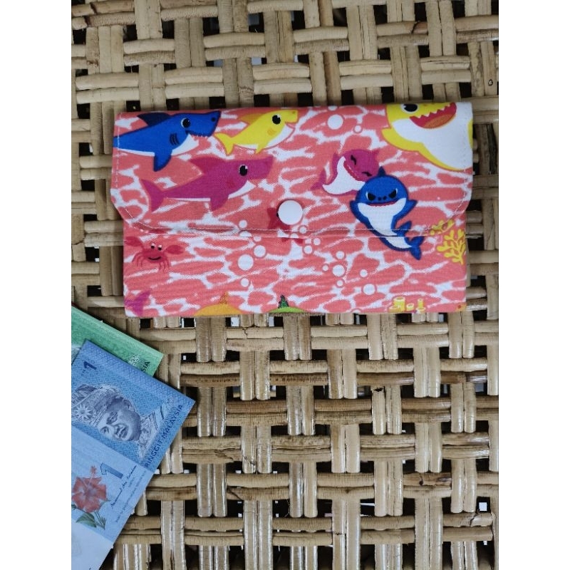 Dompet Duit Baby Shark (Hasil Bulatan Tangan)/Baby Shark Money Purse (Handmade)/ Baby Shark kanchaik
