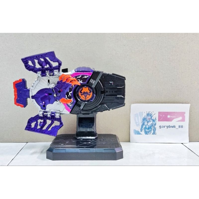 KO KAMEN RIDER GEATS DESIRE DRIVER RAISE BUCKLE DISPLAY STAND HOLDER DX PDX PREMIUMDX THIRD PARTY