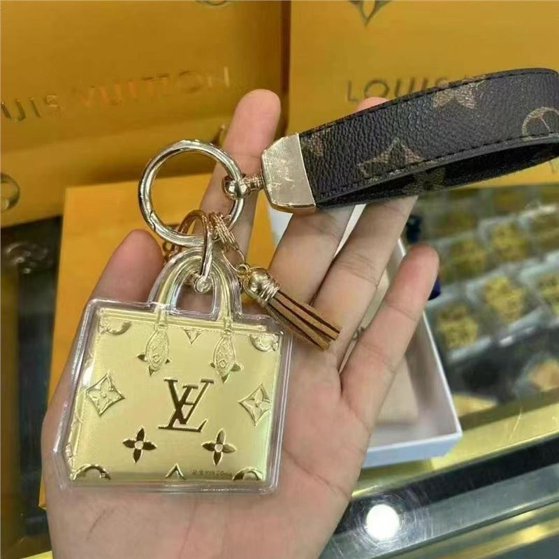999 พวงกุญแจทอง L/V หัวเข็มขัดทอง 999 พวงกุญแจทองสําหรับกระเป๋าสําหรับพวงกุญแจสาว ทองปัจจุบัน