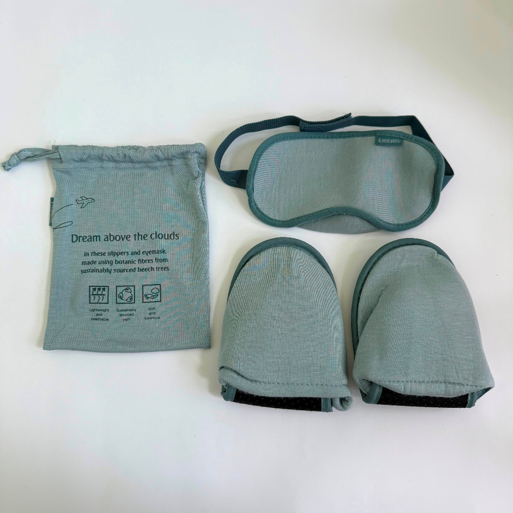 Emirates Business Class Inflight Comfort Kit Travel Amenity Drawstring Bag อุปกรณ์แต่งหน้ากระเป๋ารอง