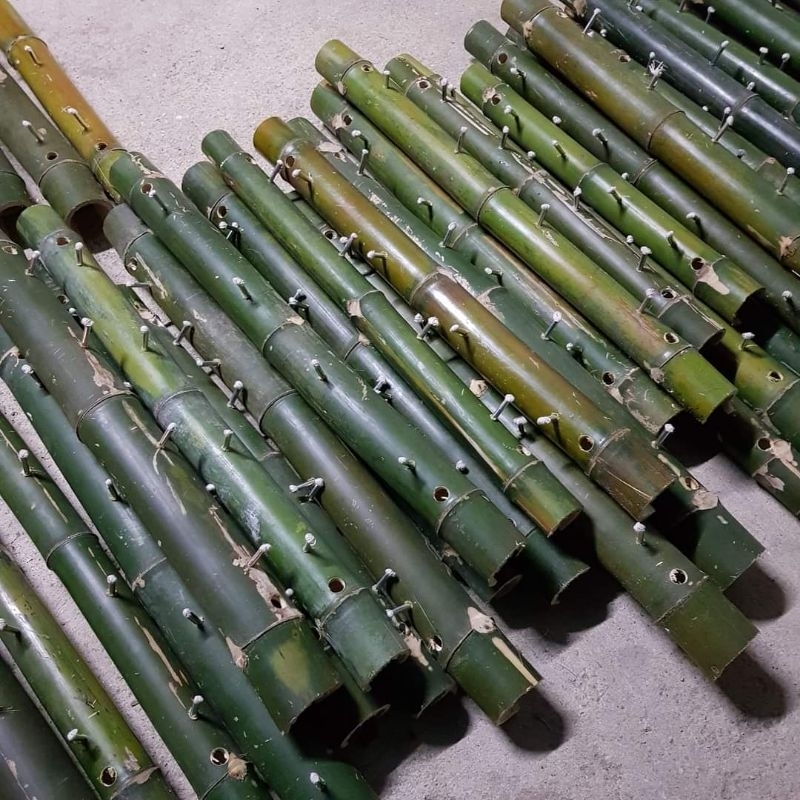 4 AXIS RAYA FEATHERS ถึงขาตั้ง