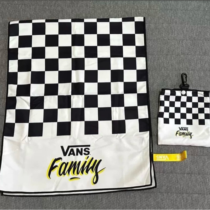 Vans Family Exclusive Sport Towel สินค้า Vans