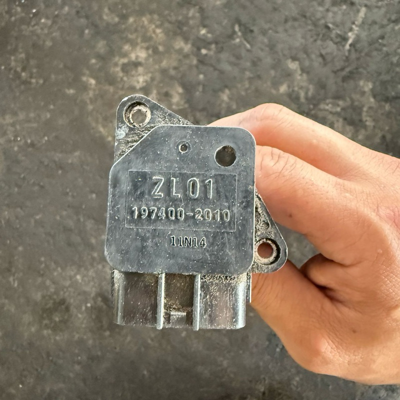 ZL01 Mazda Mass Air Flow Sensor สําหรับ Mazda 2/3/5/6 RX8 Toyota Vios NCP42/NCP93