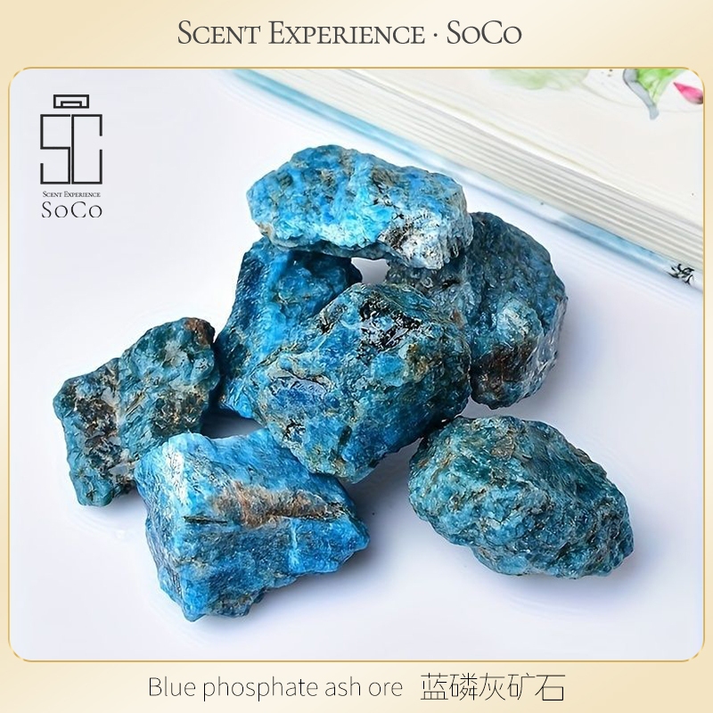 สีฟ้า apatite 石马达加斯巴西天然水石高景新款摆草标装饰 Apatite คริสตัลธรรมชาติแร่ดิบหินตกแต่งกลิ่นหอมตัวอย่าง