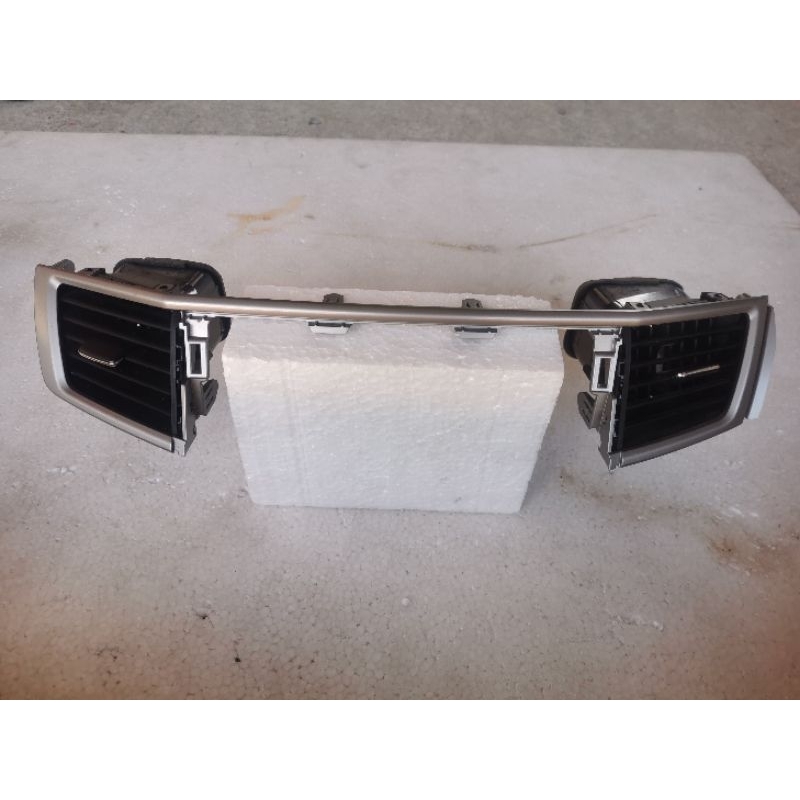 TOYOTA VELLFIRE ANH20 GGH20 CENTER AIRCOND VENT