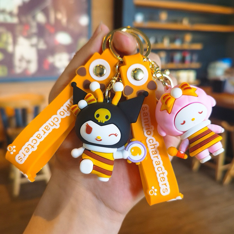 Sanrio honey bee พวงกุญแจกระเป๋าอุปกรณ์เสริมคีย์ gantungan berg bee三 Liya kuronomi ผู้ขายท้องถิ่น