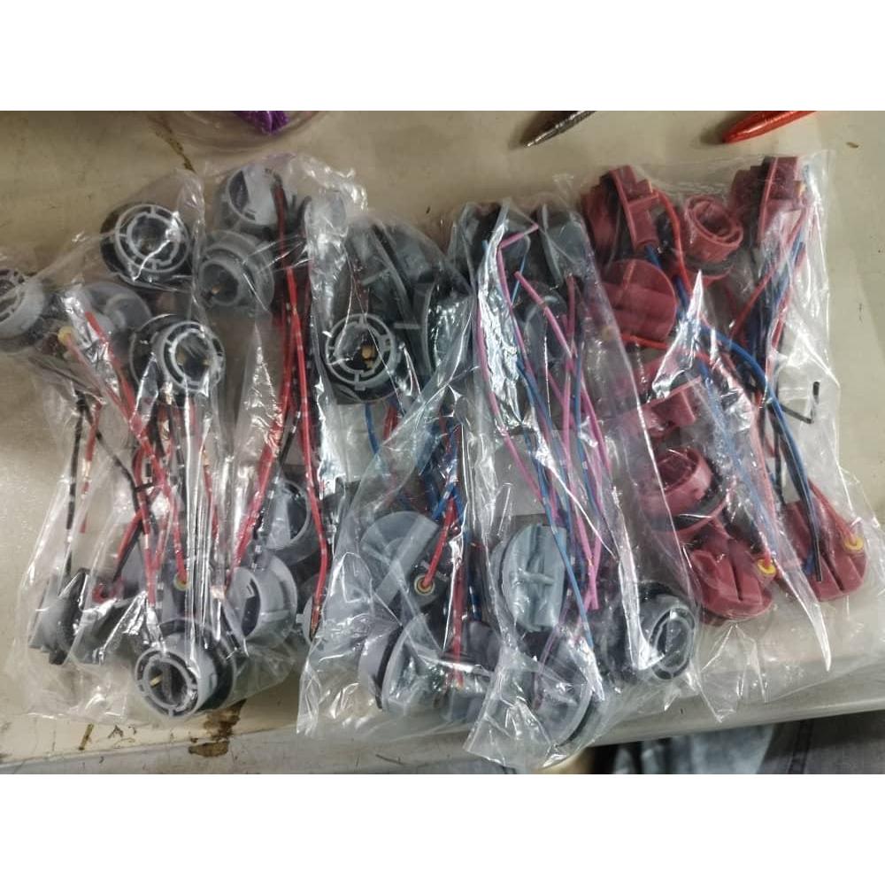 1016 & 1141 เต้ารับหลอดไฟ