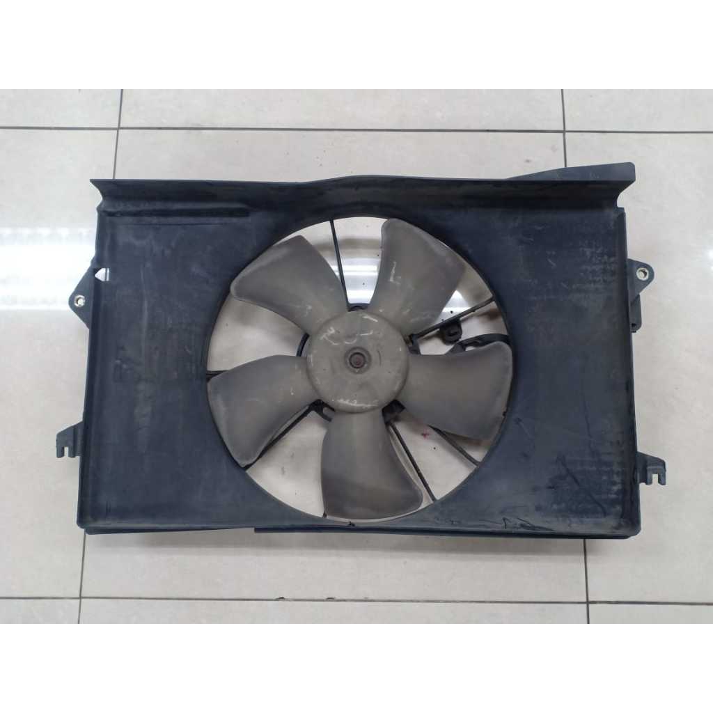 พัดลมหม้อน้ํา TOYOTA ALTIS ZZE121 ZZE122 มือสอง