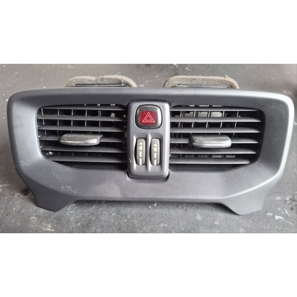 Volvo V40 T4 2014 Centre Aircond Vent (มือสอง)