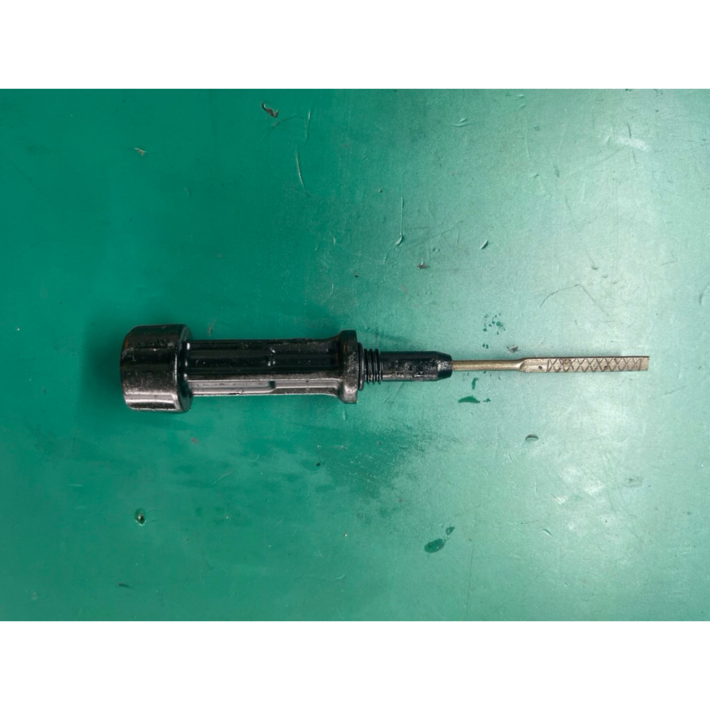 YAMAHA 600 XJ6 N/F OIL LEVEL (20S) 2010