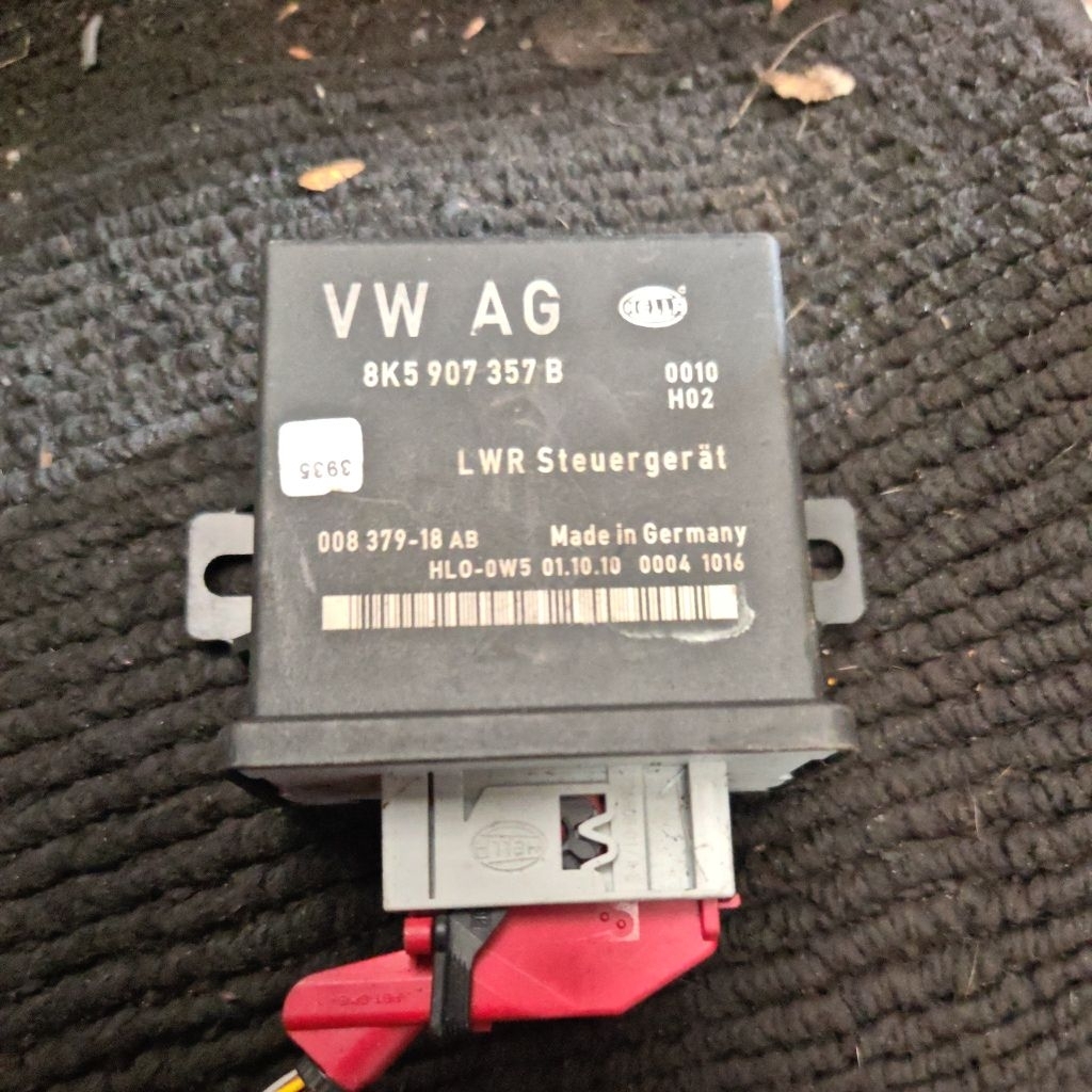 09 10 11 Audi A4 ไฟหน้าโมดูลควบคุมช่วง 8K5-907-357-B