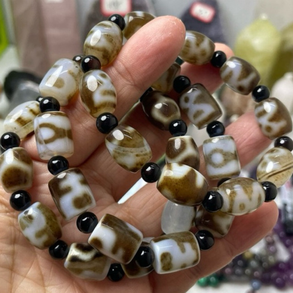 สร้อยข้อมืออาเกต Dzi Dzi Dzi Dzi Dzi ธรรมชาติ (11 มม.)