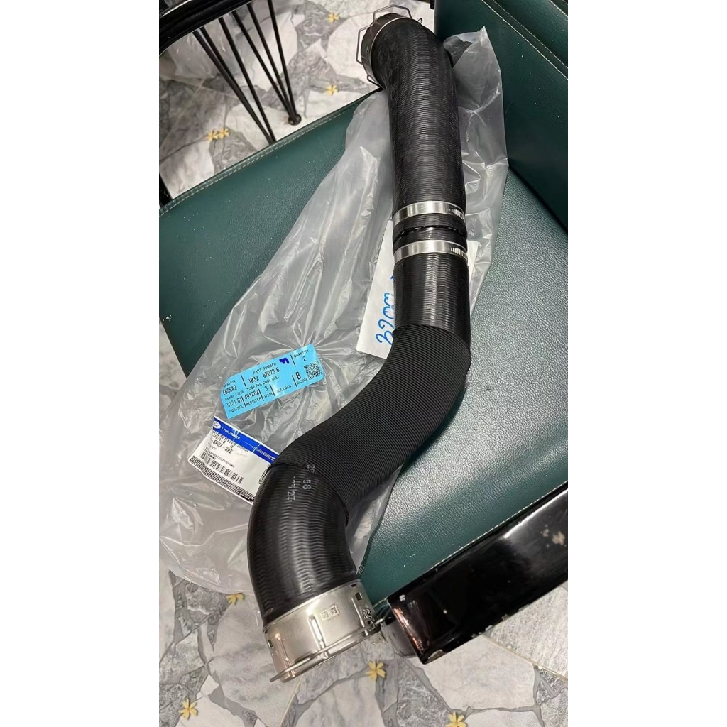 (FORD) TURBO AIR INTERCOOLER HOSE FORD RANGER T8 2.0 >> JB3Z 6F073B / JB3G 6F073AE