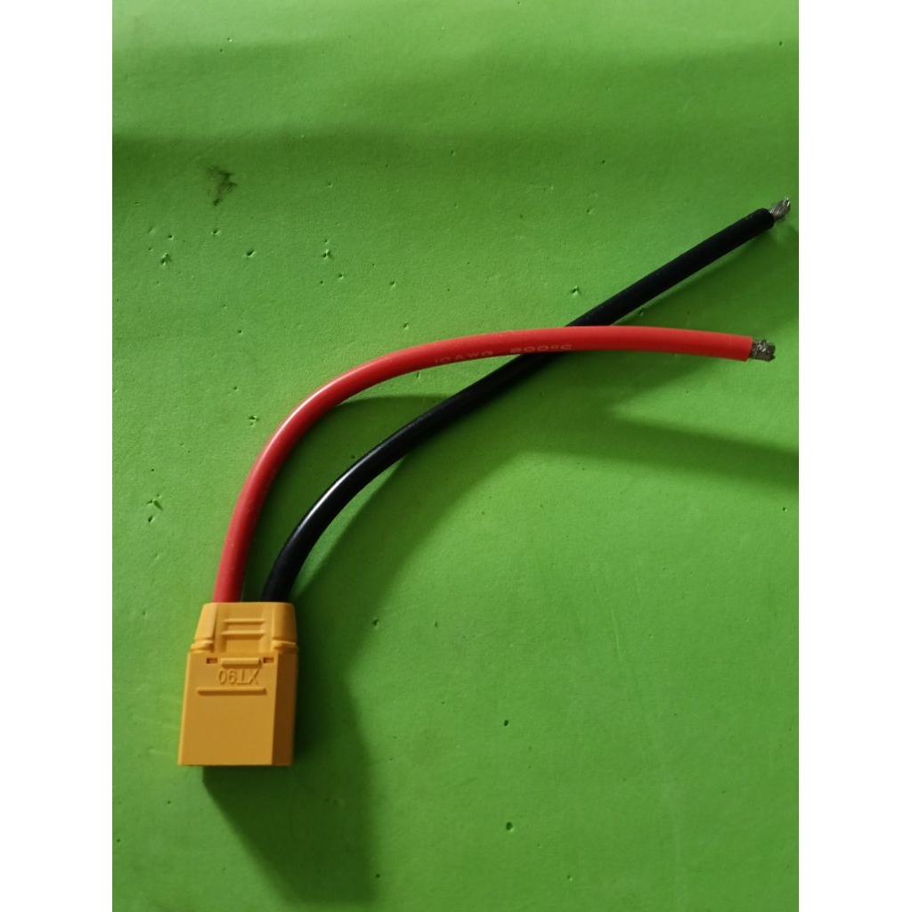 ขั้วต่อ Amass XT90 ตัวเมียพร้อมสาย 150 มม