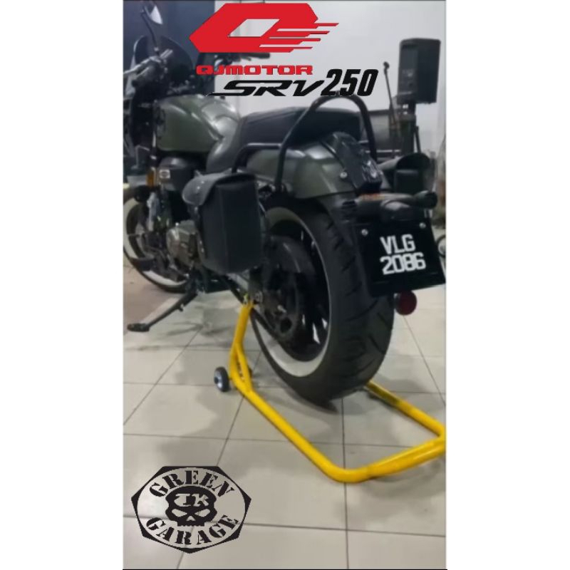 สีเขียวโรงรถ QJ Motor SRV250 ขาตั้งแพดด็อก
