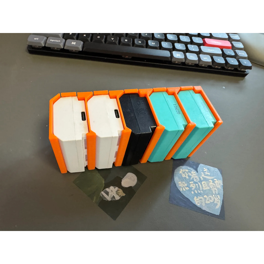 ช่องจัดเก็บแบตเตอรี่ FZ100