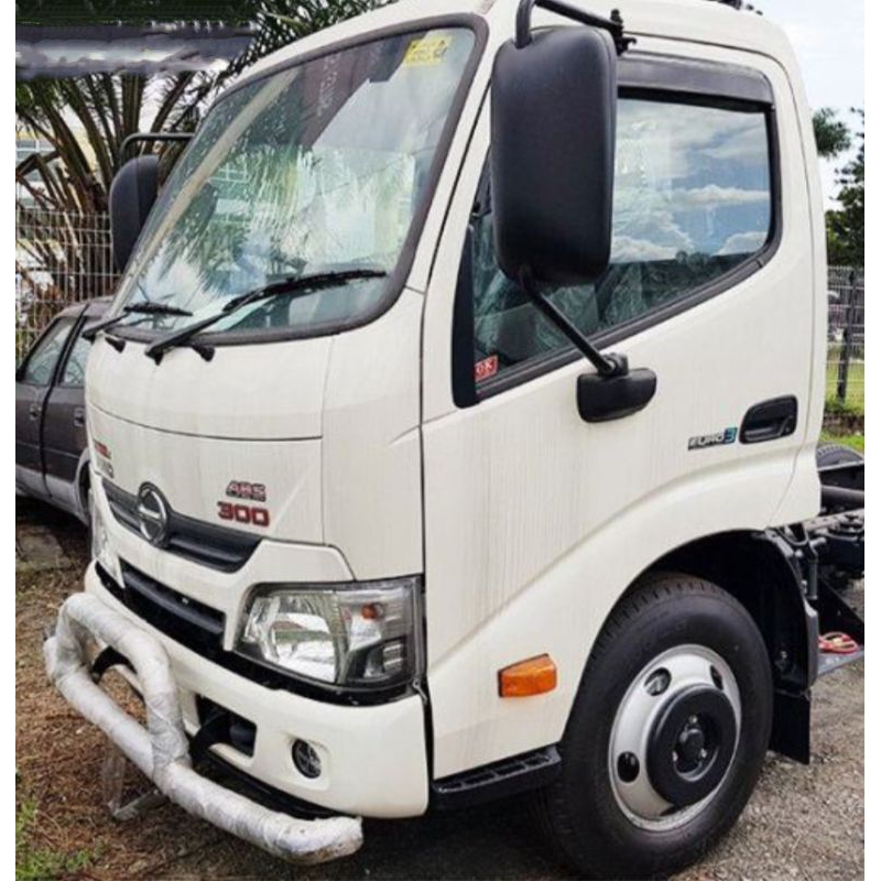 FZ Hino Dutro 300 XZU600 XZU620 ไฟท้าย Assy (RH/LH)