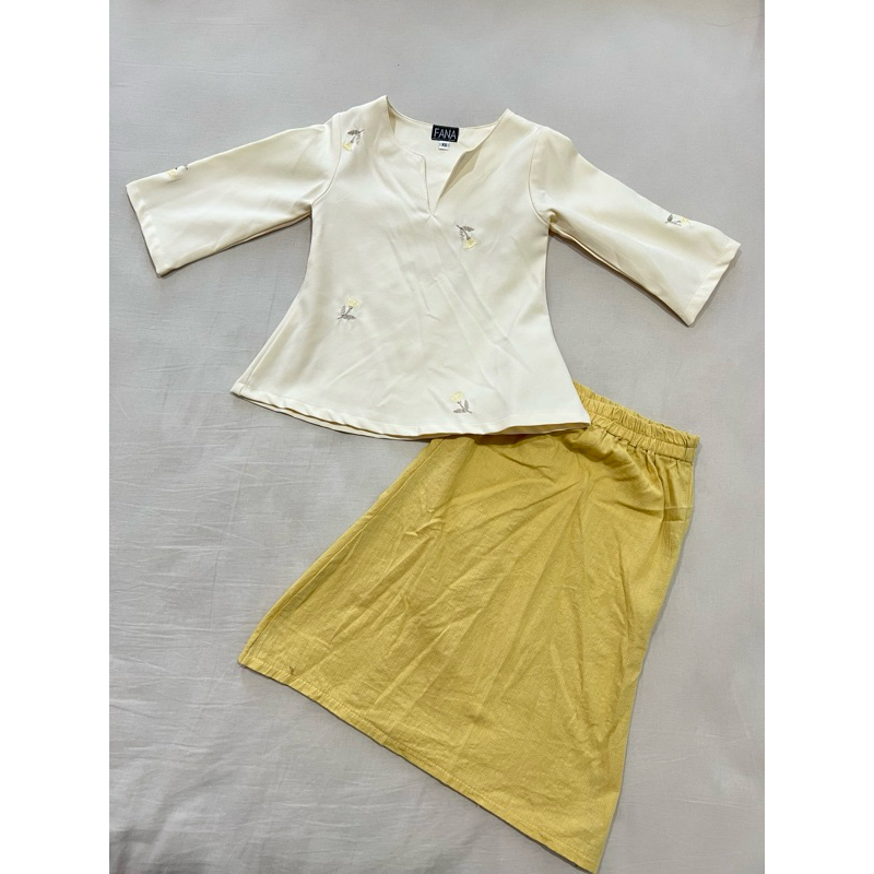 Baju Kurung Baby Size XS 1y-2y สีเหลือง Preloved