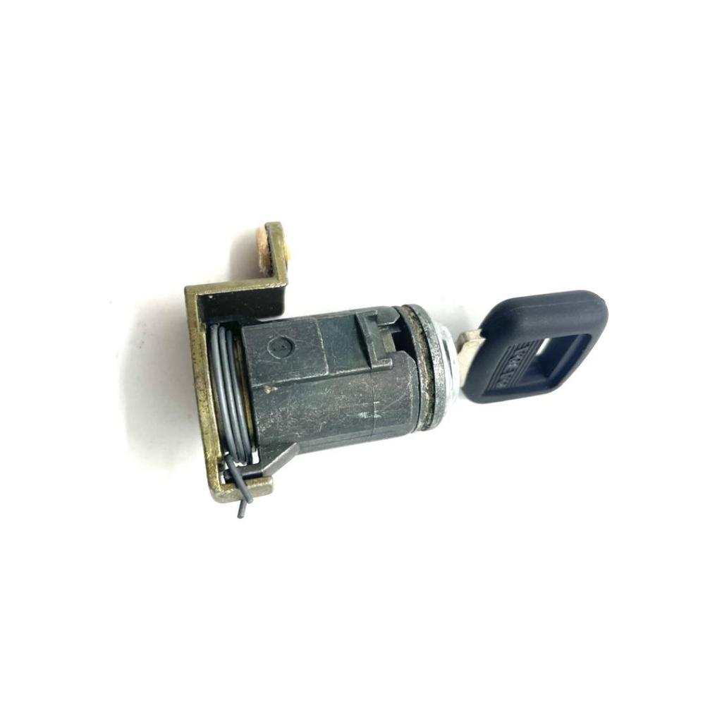 [USED] Volvo Door Key Lock CYLINDER Driver Side Right Hand Drive NE66