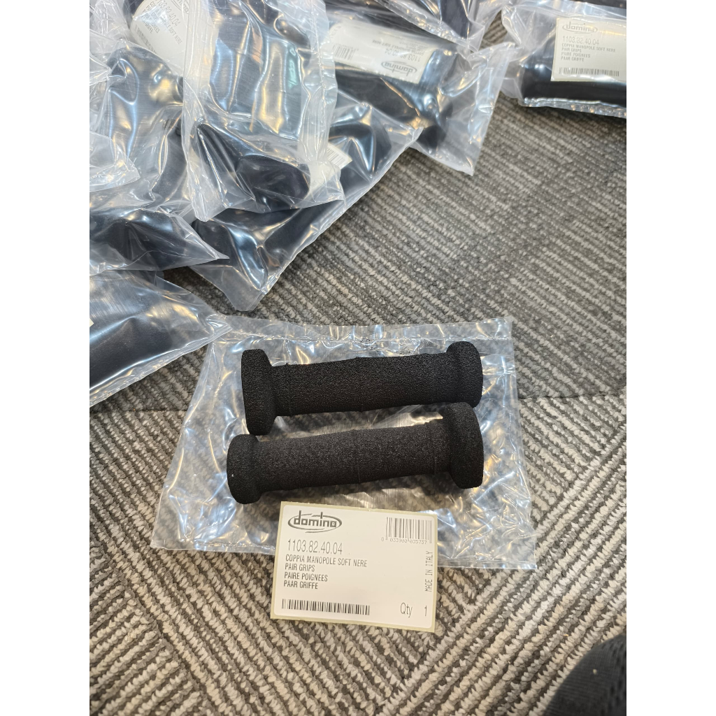 DOMINO HANDLE GRIP SPONGE SOFT SPONGE 2PCS 1103.82.40.04 UNIVERSAL XMAX LC135 RS150 Y15 Y16