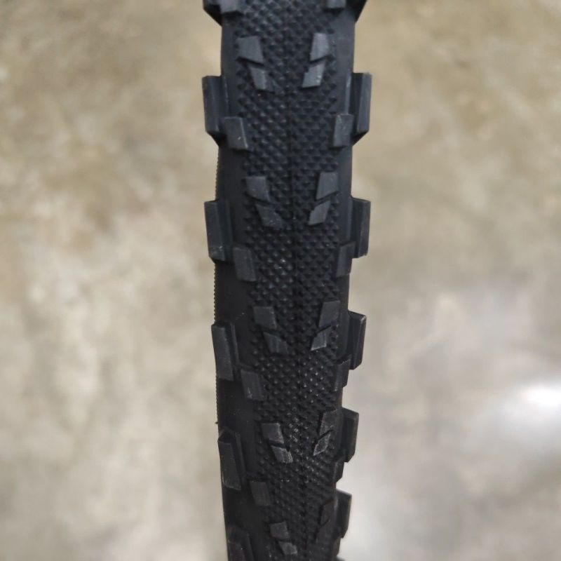 ยางจักรยาน 700X40C CST C1271